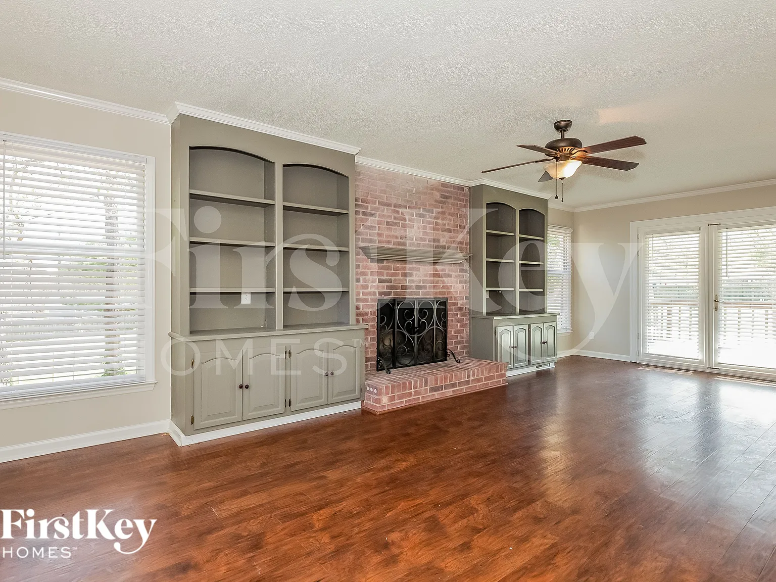 3 bed, 2.5 bath, 1800 sqft, $2,310 — Photo 3