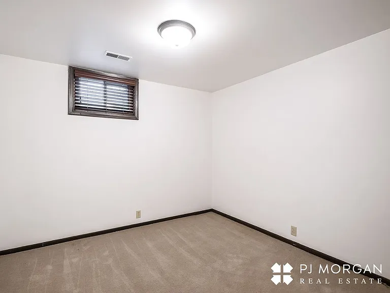 1312 S 118th St — Photo 10