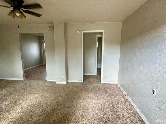 5th image of 213 N Race St
