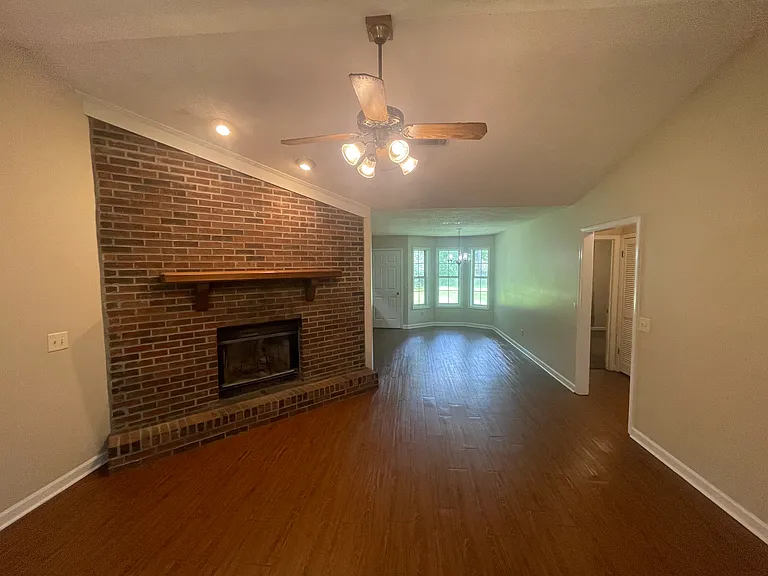 106 Boyce Rd — Photo 2