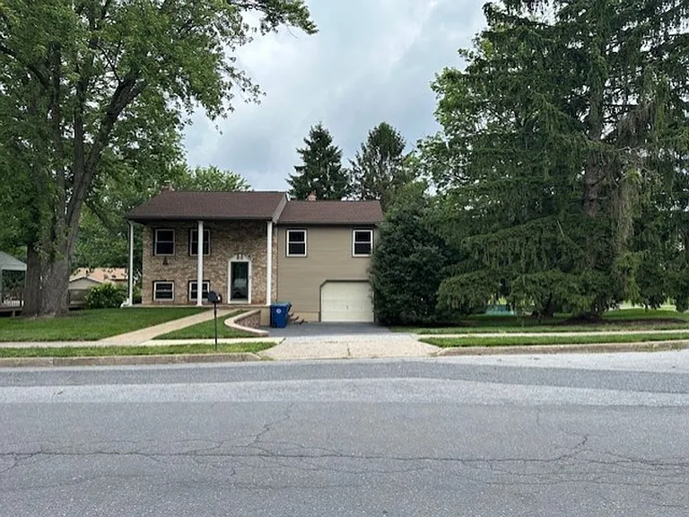 5890 Fox St — Photo 1