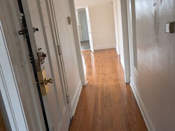 3rd image of 7220 S King Dr APT 3