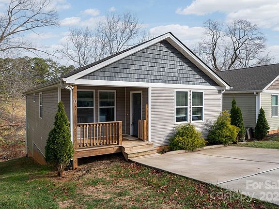 4th image of 11 Shadowlawn Dr