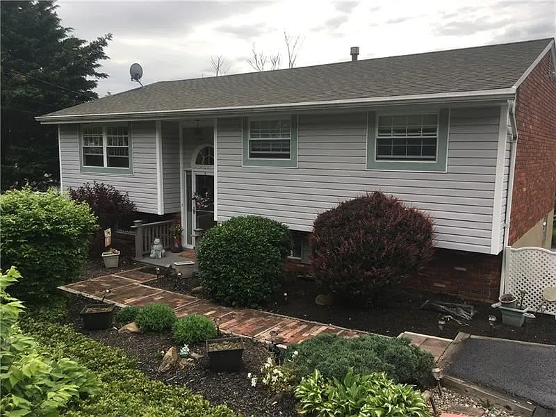 521 Friendship Dr photo 1