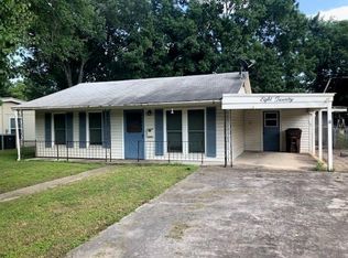 820 W Live Oak St, Lockhart, TX 78644