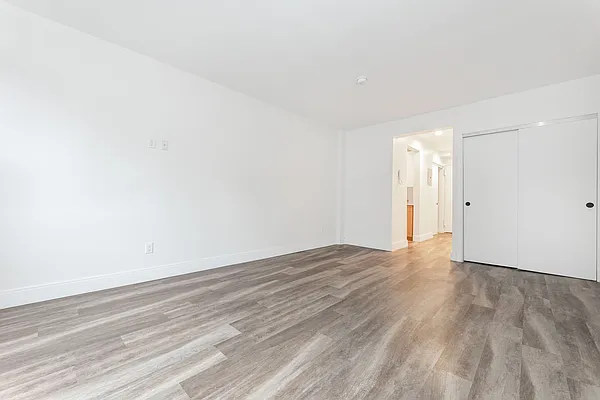 Rented by MNS | media 9