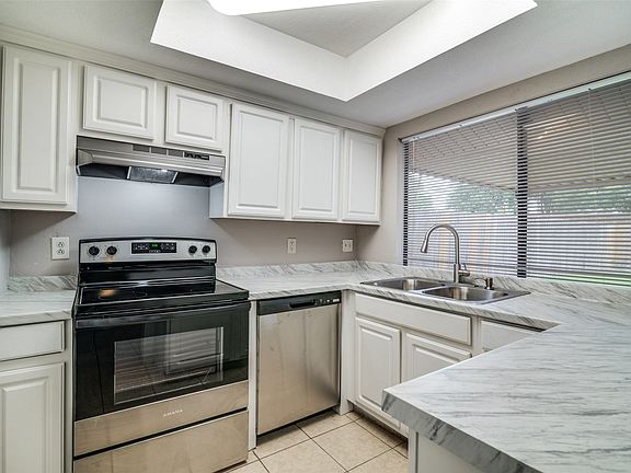 5th image of 614 Debra Dr
