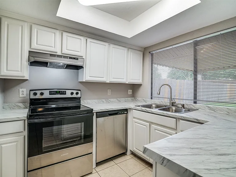 614 Debra Dr — Photo 5