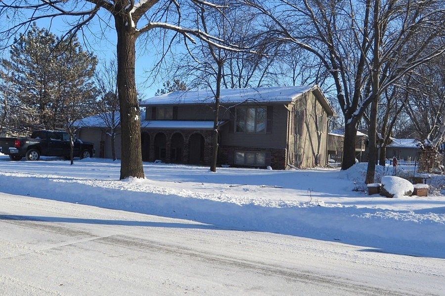 2nd image of 701 S Chandler Ave