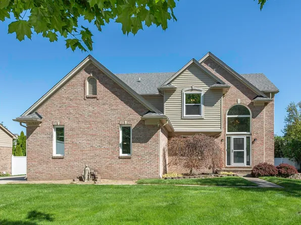 36520 Tom Brown Ct, Westland, MI 48185
