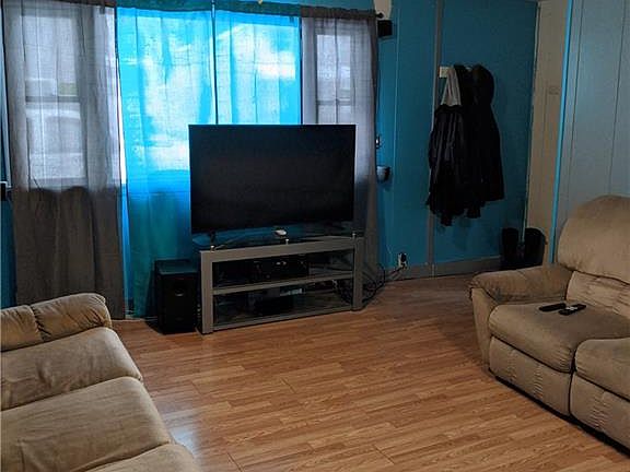 5th image of 60 Fair St