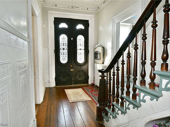 5th image of 720 Mahoning Ave NW