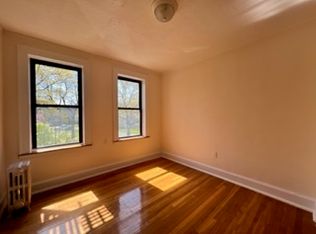 21-38 Crescent St #2, Astoria, NY 11105