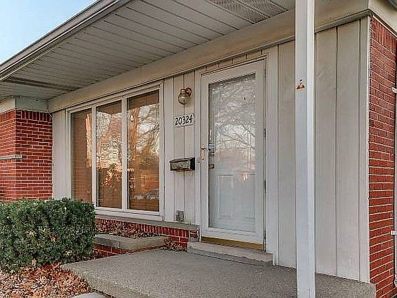 2nd image of 20324 Sunnydale St