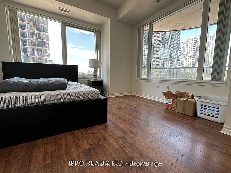385 Prince Of Wales Dr #423 — Photo 4
