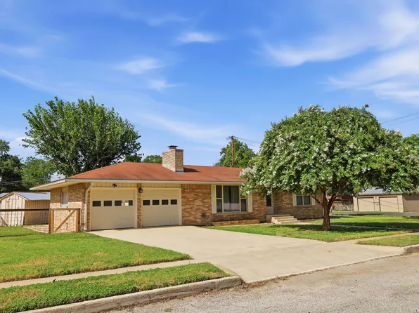 758 Carl Dr, New Braunfels, TX 78130