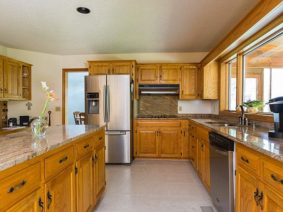 2nd image of 1155 Nelson Dr