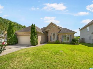 2001 Forest Lakes Ln, Sterrett, AL 35147