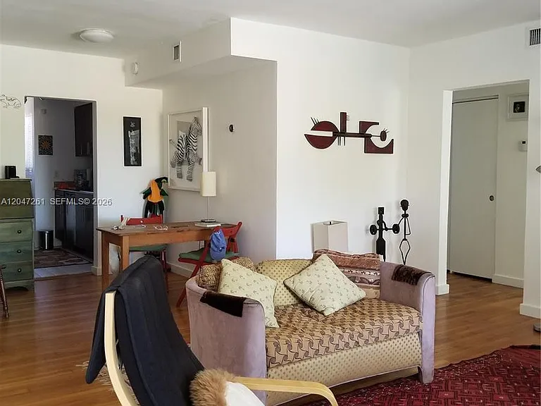 7422 NE 6th Ct #7422 — Photo 12