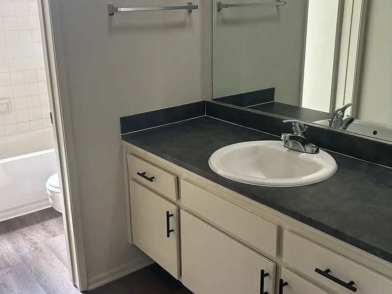 Penfield Apartments — Photo 8
