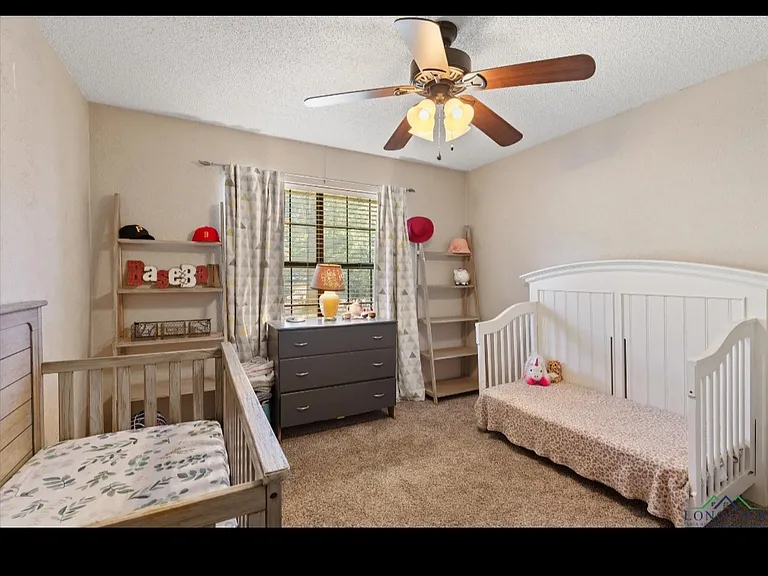 208 Driftwood St — Photo 9