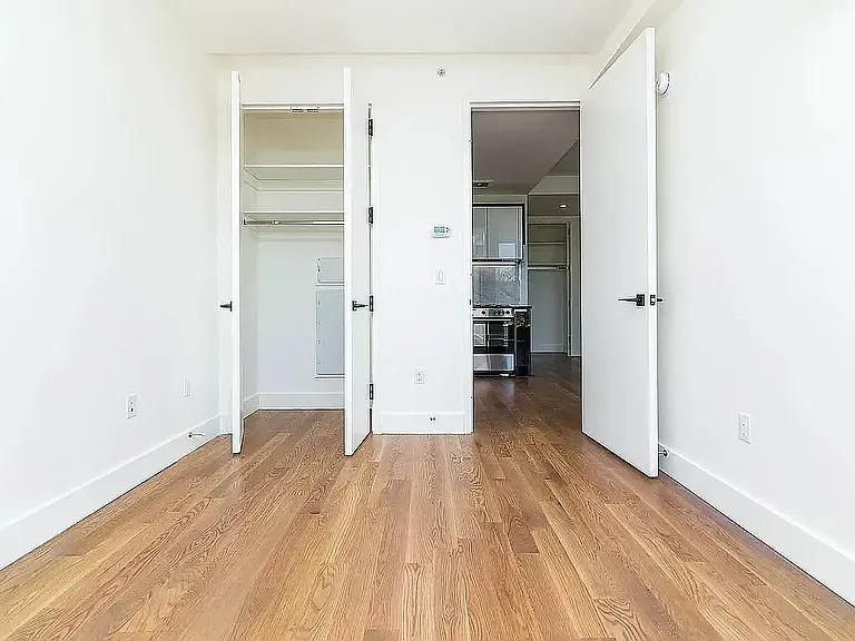 581 Ocean Pkwy #5F — Photo 5