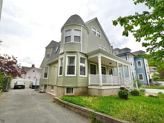 3rd image of 566 Highland Ave
