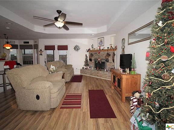 5th image of 1015 Bluebonnet Dr