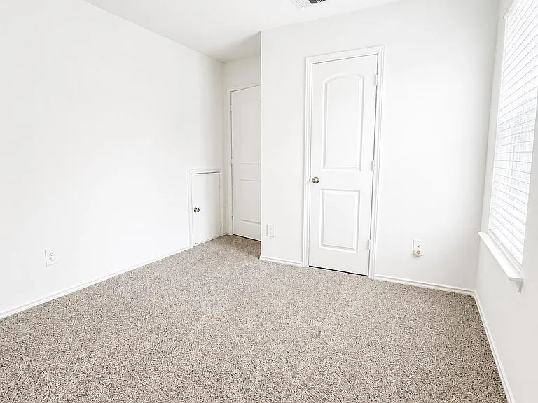 5710 Avalon Woods Dr — Photo 19