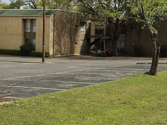 Lamond Grove Apartment Community