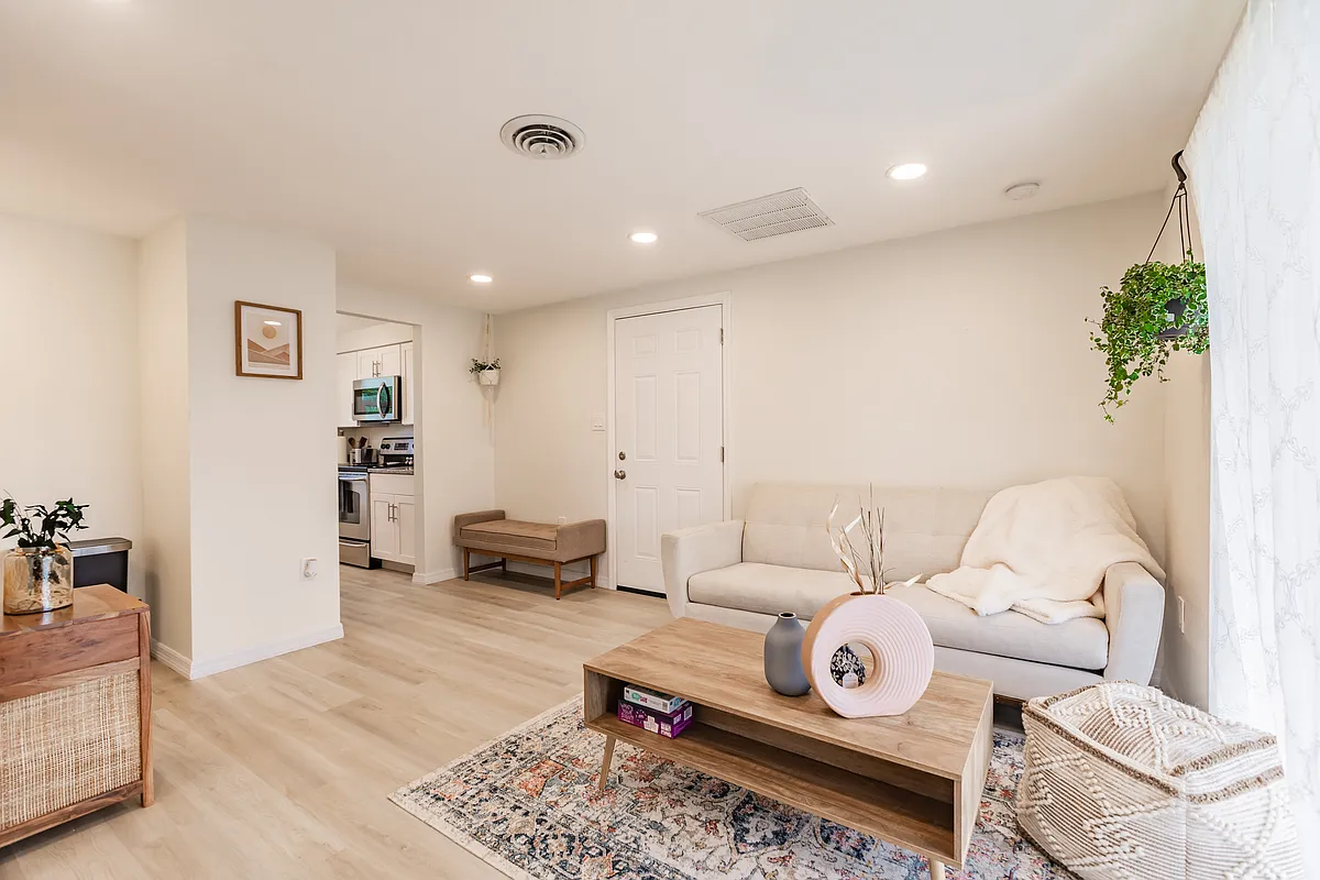 Building Photo - 1611 Florence Ave #B