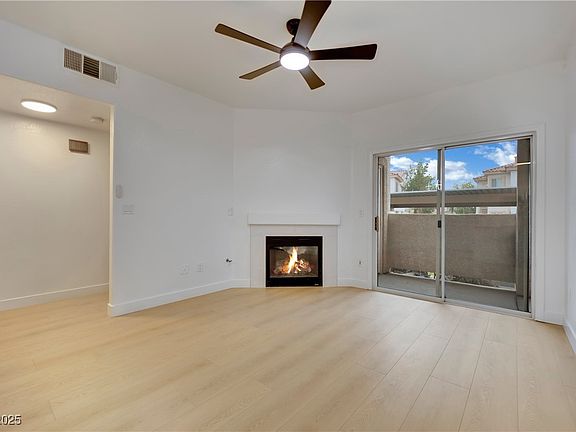 4th image of 855 N Stephanie St Unit 1715