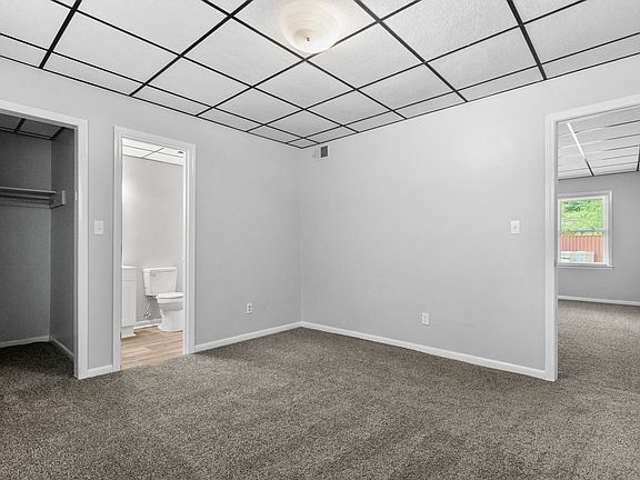 3rd image of 210-19 Colonial Dr