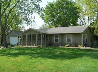 2220 Manor Ln, McHenry, IL 60051