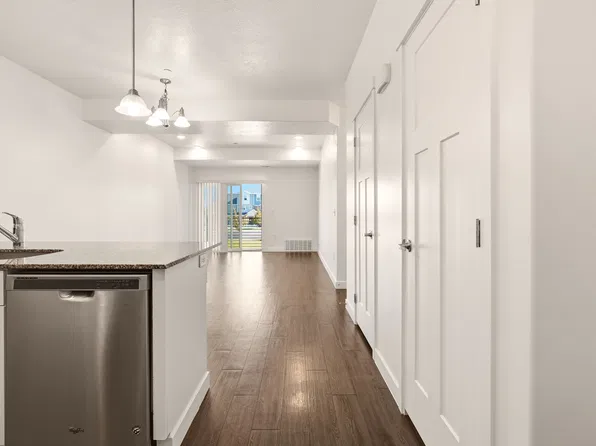 534 E 300 N Unit 208, Vineyard, UT 84059