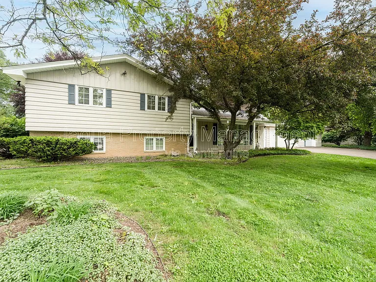 4420 Croyden Ave — Photo 1