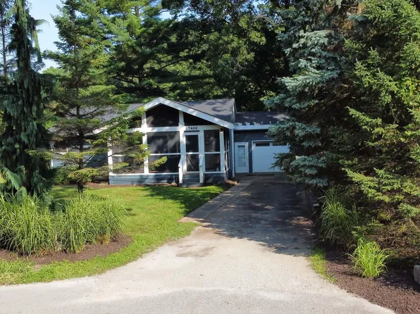 16750 Lakeshore Rd, Union Pier, MI 49129