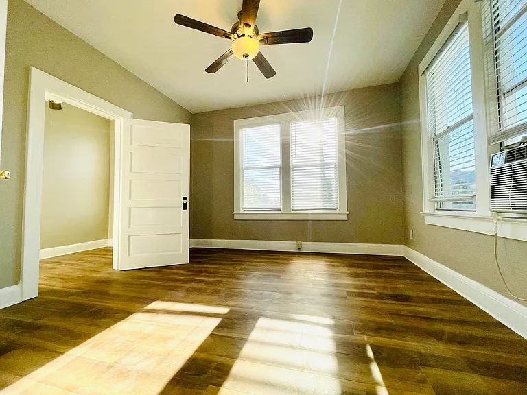 311 S Grandview Ave #4 — Photo 3