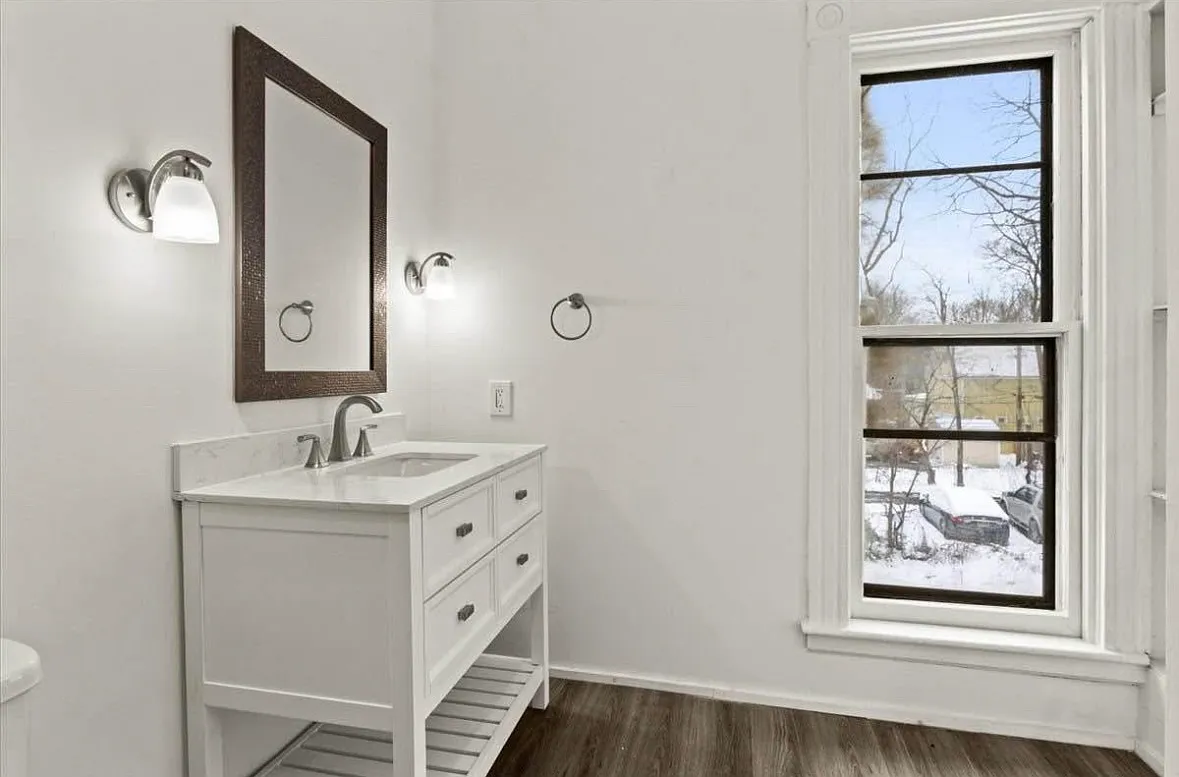 1 bed, 1.5 bath, 1525 sqft, $1,600 — Photo 2