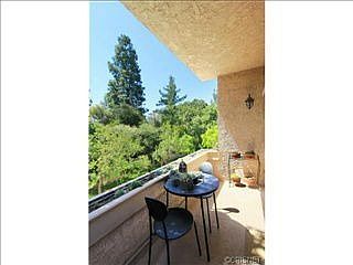 4th image of 5139 Balboa Blvd Unit 201