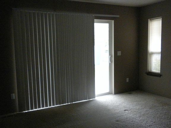 4th image of 33615 50th Ave E