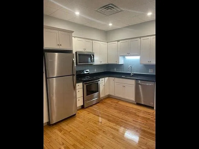 60-64 High St #1 — Photo 3