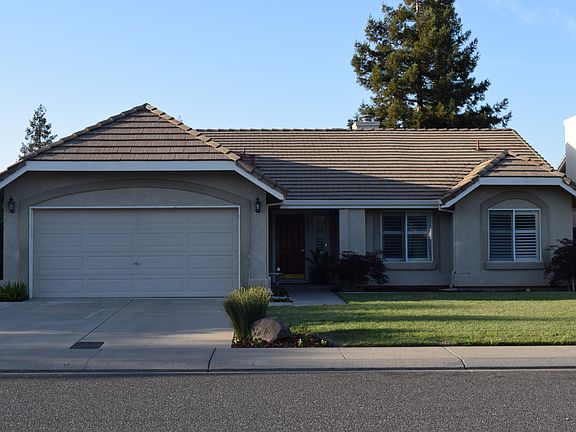 2nd image of 2243 Country Manor Dr
