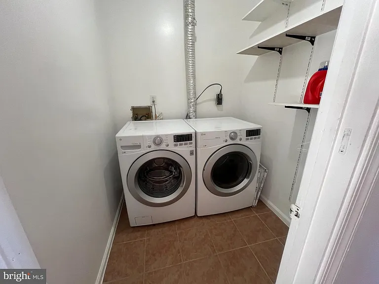 5309 Mitchell St — Photo 14