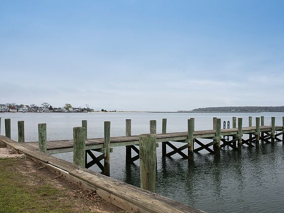 2nd image of 141 Bay Ave
