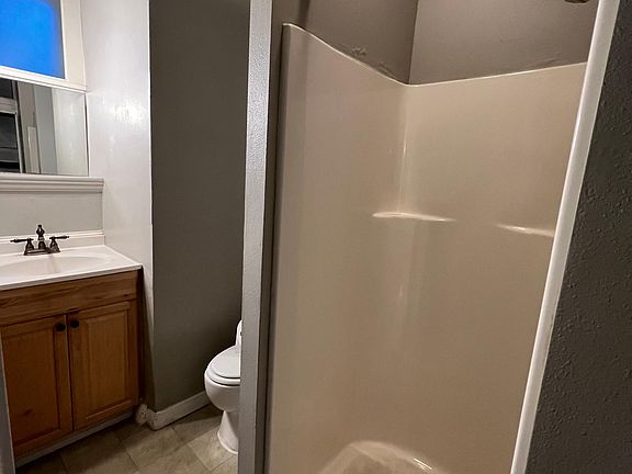 2nd image of 820 S L St APT 3