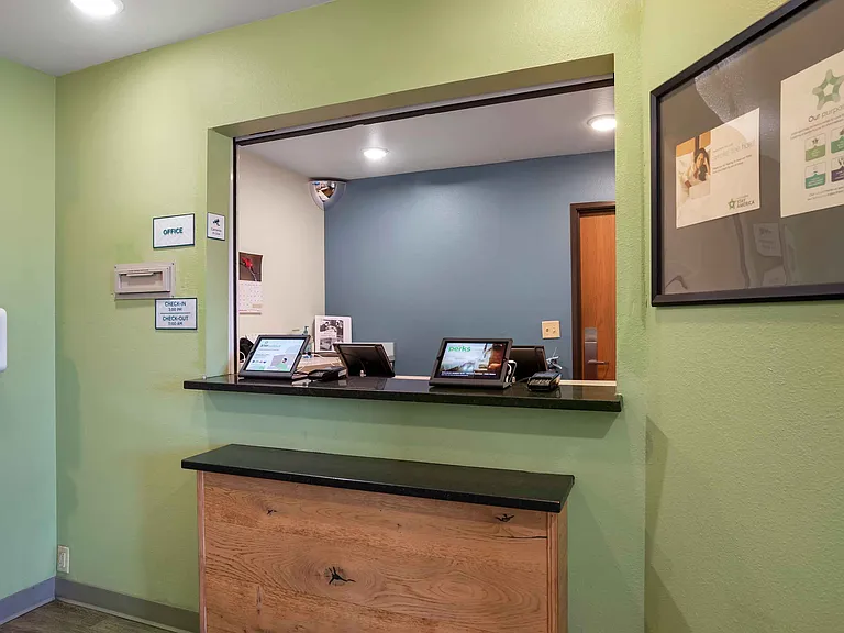 Lobby and Guest Check-in