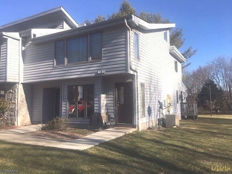 1st image of 421 IROQUOIS CT