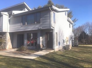421 Iroquois Ct, Lafayette, NJ 07848