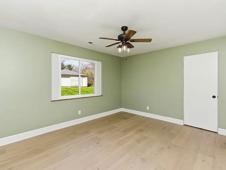 867 E Columbia Ave — Photo 7